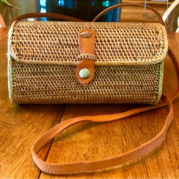 Handbags - Woven Wicker Purse